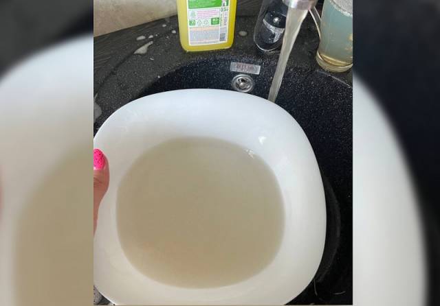 В Новосибирской области жители поселка пожаловались на грязную воду из крана