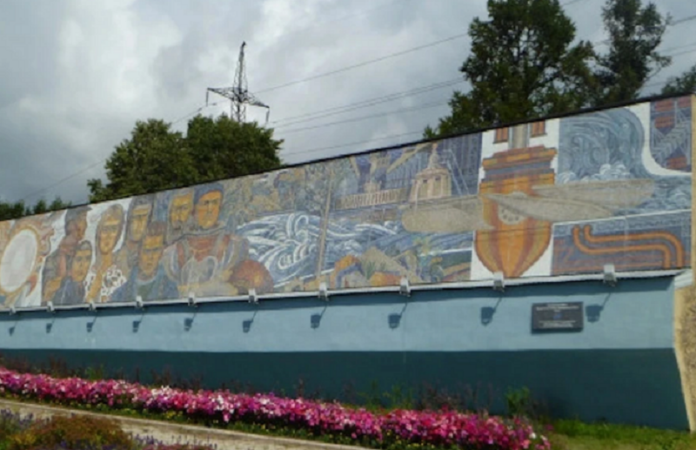 В Новосибирске панно «Покорители Оби» лишили статуса объекта культурного наследия