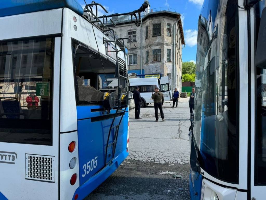 Троллейбус убил водителя в Новосибирске