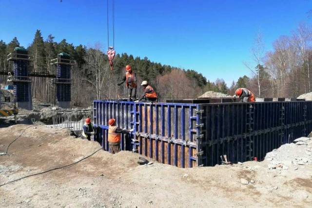 Бетонировать эстакаду заканчивают в Кольцово под Новосибирском