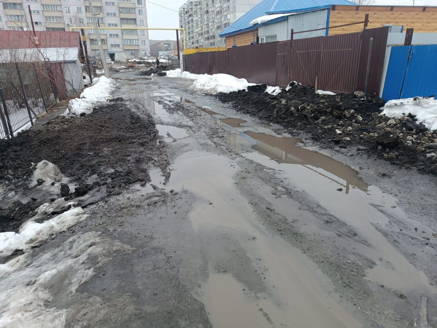 «Как после ковровой бомбардировки» - в Новосибирске назвали ТОП самых «убитых» дорог