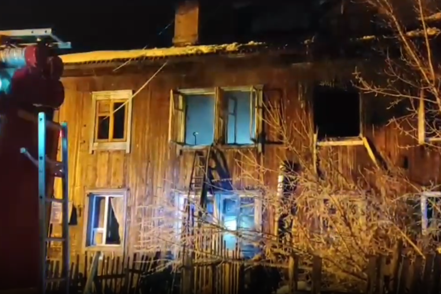 В Новосибирске мужчина погиб при пожаре в жилом доме