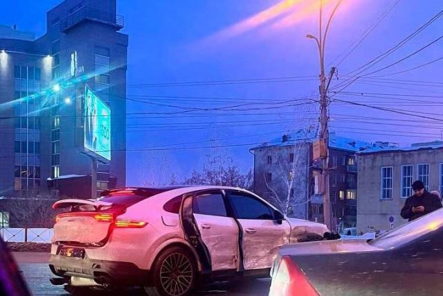 В Новосибирске произошла массовая авария с пятью автомобилями