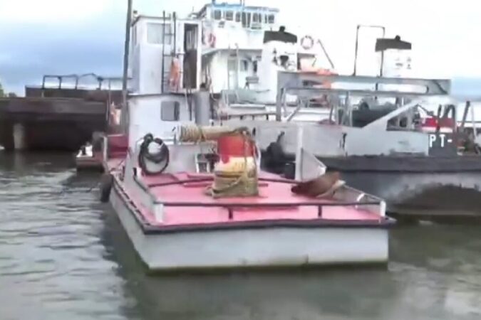 Капитана теплохода задержали за хищение топлива на реке Обь