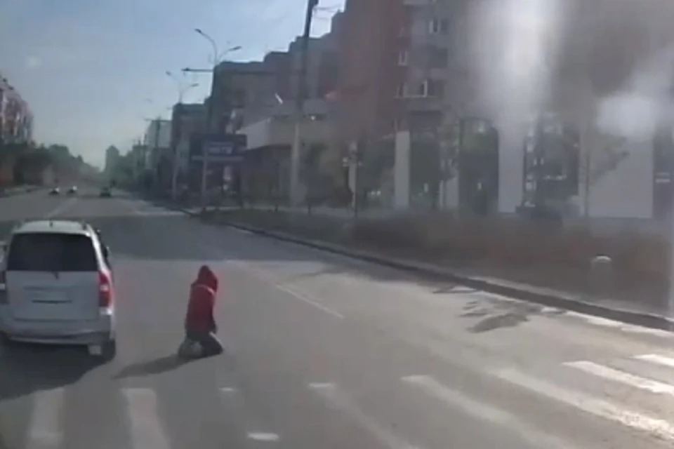 В Новосибирске водитель «Toyota» сбил девушку на пешеходном переходе