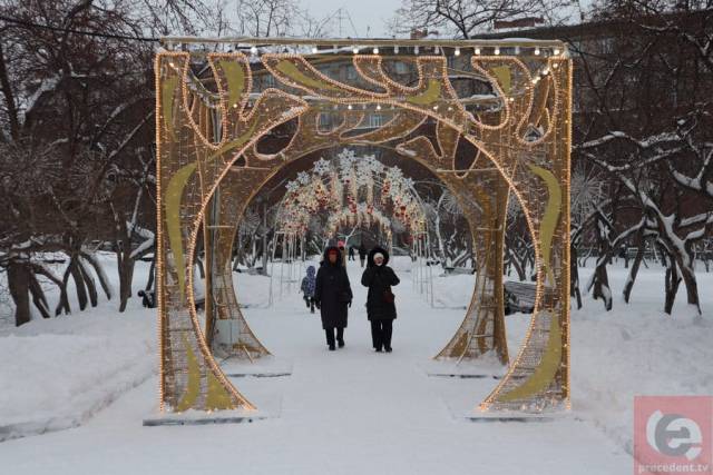 На подготовку к Новому году в Новосибирске выделили более 17 миллионов рублей