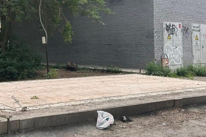 В Новосибирске приставы освободили территорию электроподстанции от торгового павильона