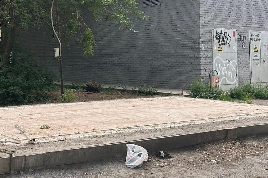 В Новосибирске приставы освободили территорию электроподстанции от торгового павильона