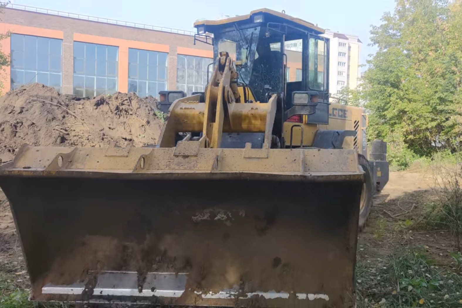 Новосибирского общественника едва не задавили трактором