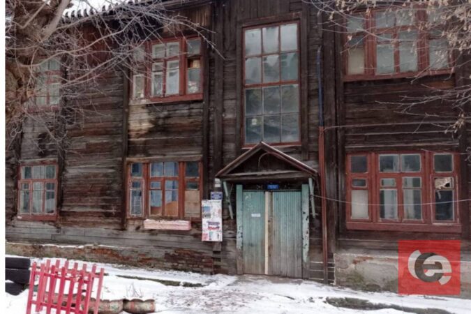 Новосибирцы 45 лет ждут расселения из аварийного барака