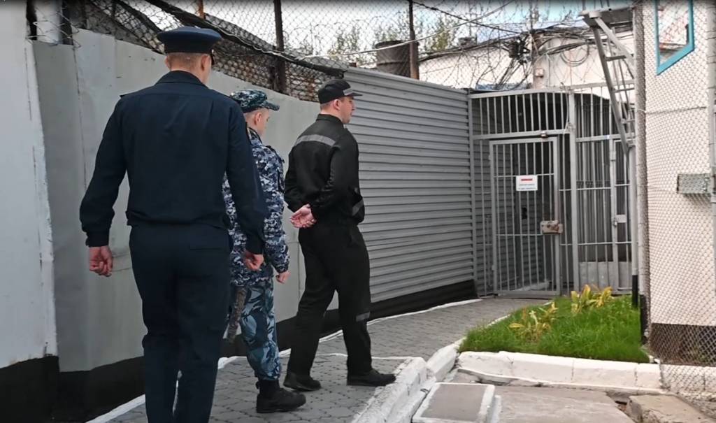 В Новосибирске зека-скинхеда будут судить за пропаганду нацизма