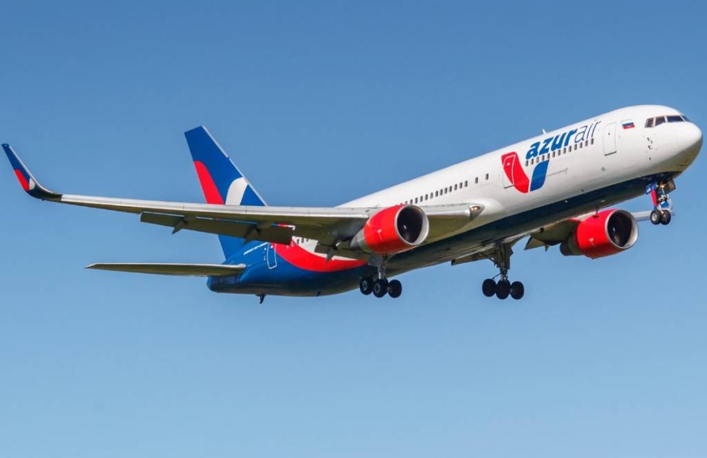 В Новосибирске на 22 часа задержали вылет рейса авиакомпании AZUR Air в Таиланд