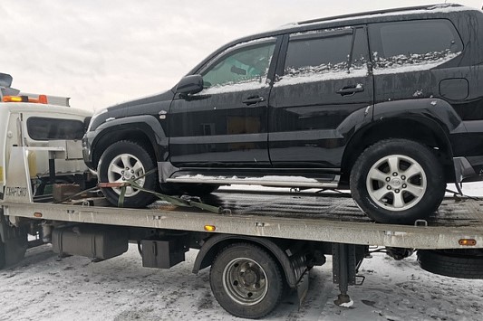 В Новосибирске приставы помогли матери забрать машину умершего сына у его бывшей