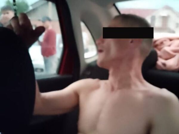 В Новосибирске на улице Волочаевской устроили стрельбу в подъезде