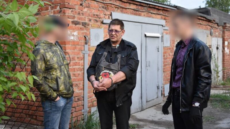 Омича в Новосибирске приговорили к 16 годам колонии за терроризм