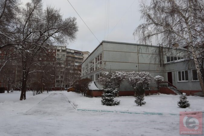 Прокуратура потребовала устранить нарушения при продаже алкоголя около школ в Новосибирске