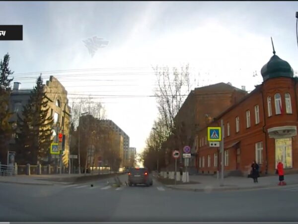 Двух самокатчиков