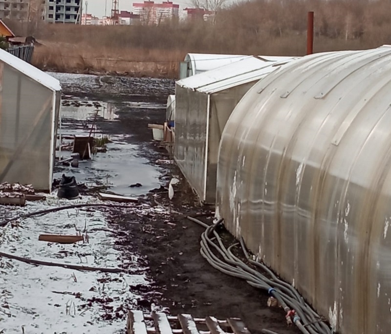 Решения проблемы с затоплением своих огородов добились жители Кировского района Новосибирска