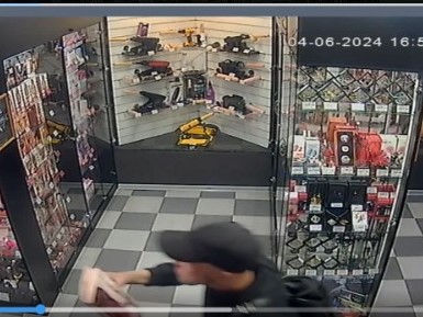 Житель Новосибирска хотел украсть товар из секс-шопа