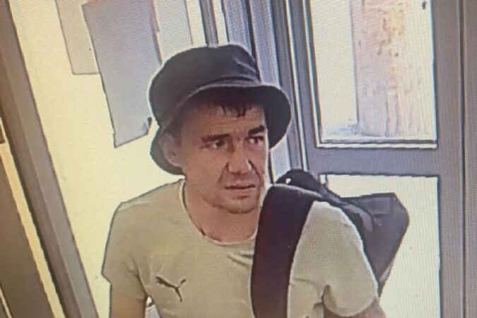 В Новосибирске мужчина украл продукты из магазина: его ищет полиция