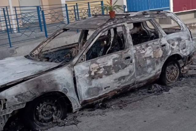 В Новосибирске обвиняемого в поджоге авто ревнивца отправили в СИЗО