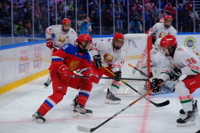 Сборная России проиграла сборной Белоруссии в матче-открытии ЛДС в Новосибирске
