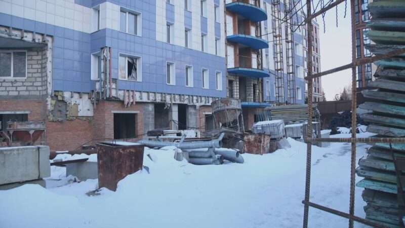 Дольщики новосибирского долгостроя на Тополевой обратились к Путину
