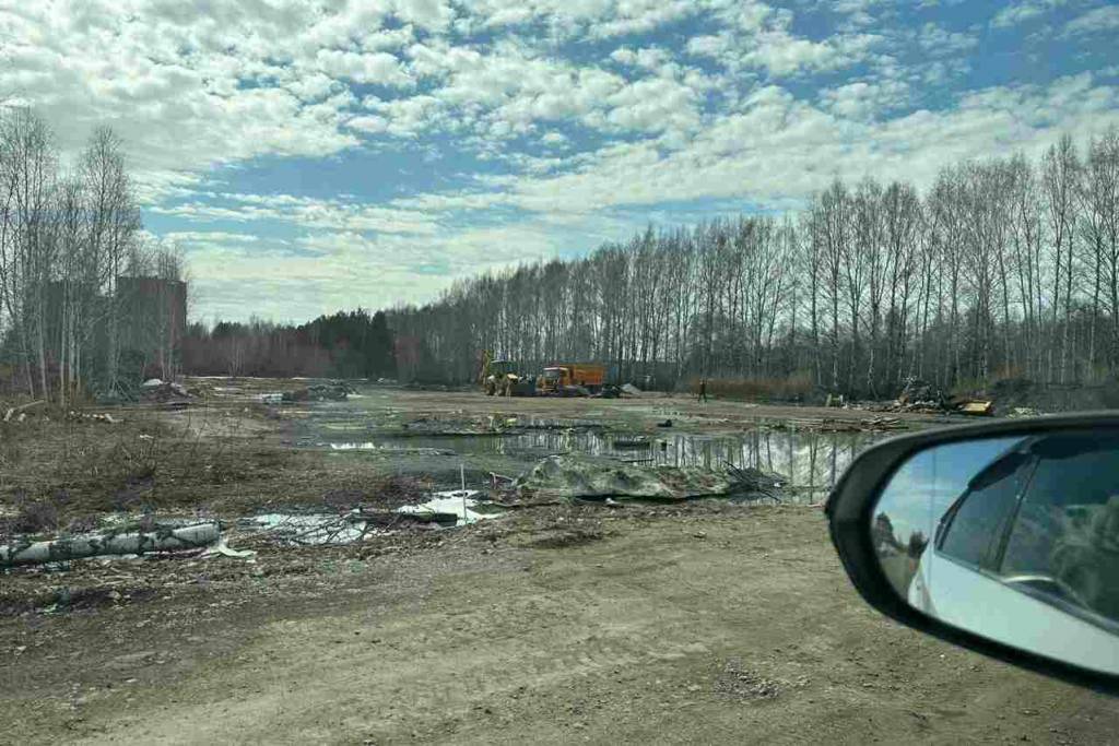 В Новосибирске с улицы Кедровой убрали строительный мусор после публикации «Прецедента»