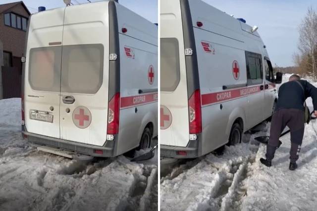 В Новосибирске машина скорой помощи с пациентом застряла в снегу