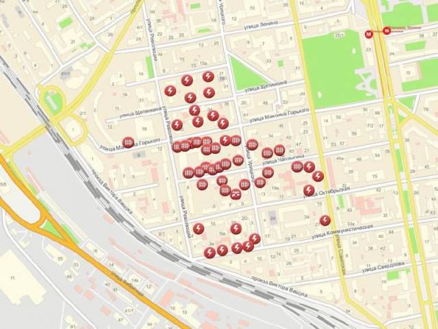 В Новосибирске в районе крупной коммунальной аварии отключили свет в 30 домах