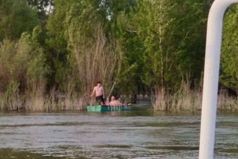 В Новосибирске пьяный мужчина оказался заблокирован на острове в акватории Оби