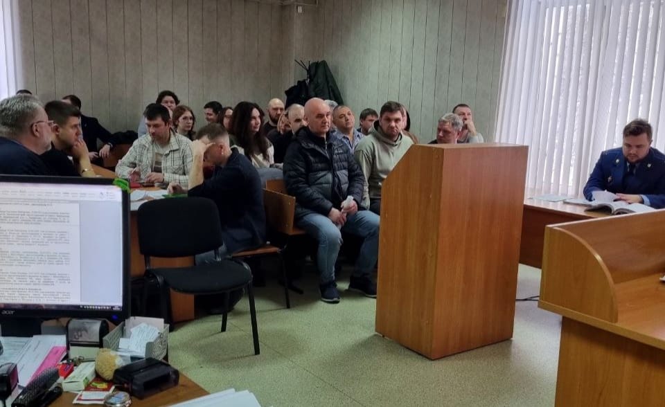 В Новосибирске начали судить 16 человек за незаконный перевод валюты за рубеж на 55 миллионов