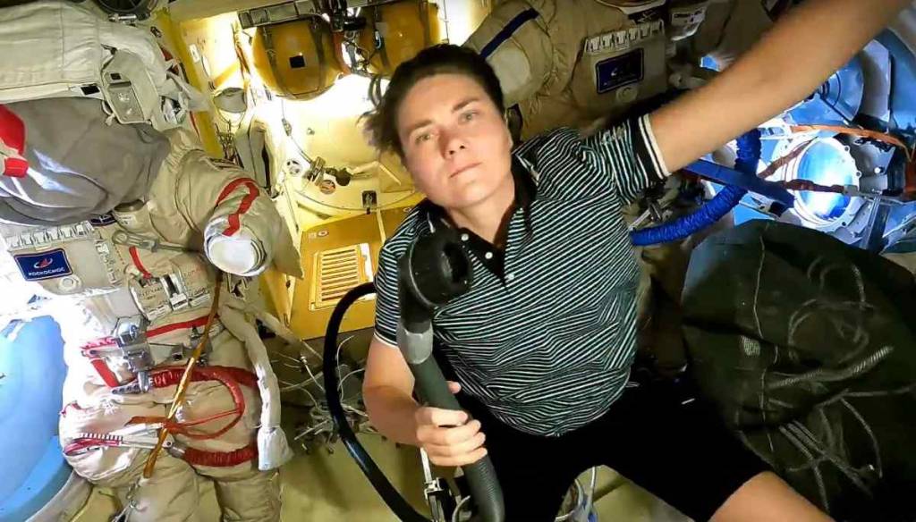 Возвращение новосибирского космонавта Анны Кикиной на Землю отложили из-за непогоды