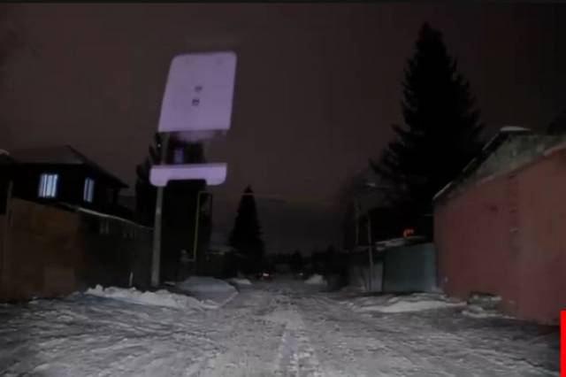 Новосибирские школьники продолжат ходить по темной улице