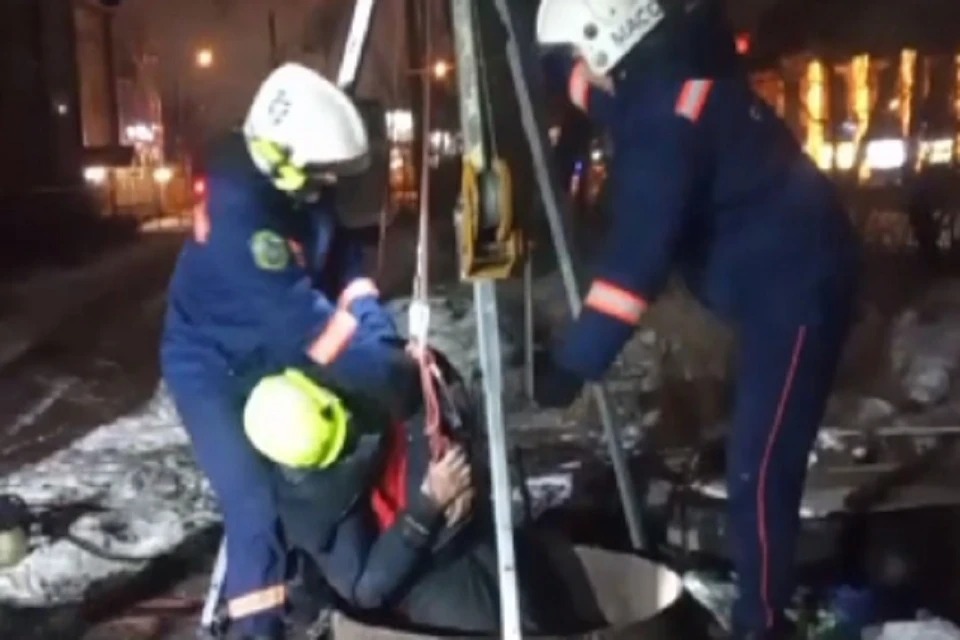 Мужчину без сознания нашли в тепловом коллекторе в Новосибирске