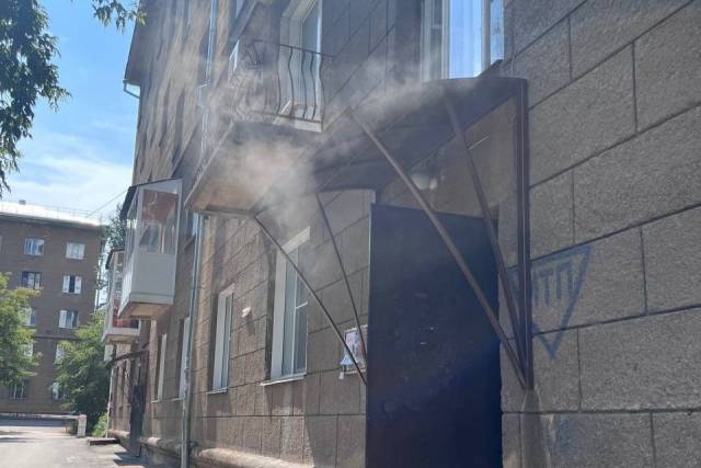 «Прорвало трубу»: подвал дома на улице Геодезической в Новосибирске затопило кипятком