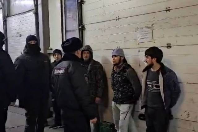 Из Новосибирской области за неделю выдворили и депортировали 13 нелегальных мигрантов