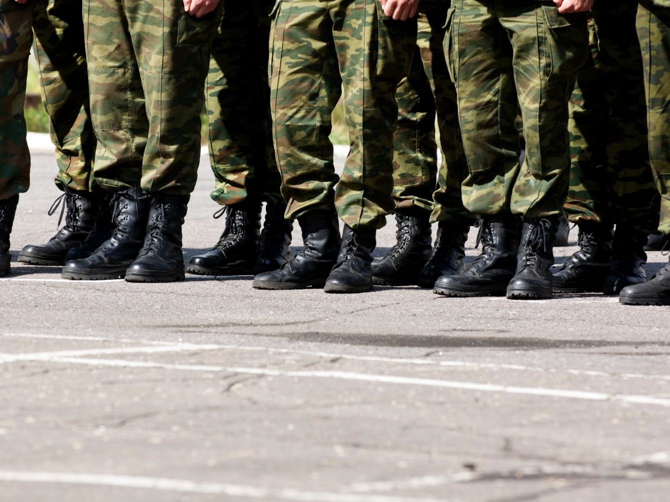 В Новосибирске мигрантов с Хилокского рынка отправили служить в армию