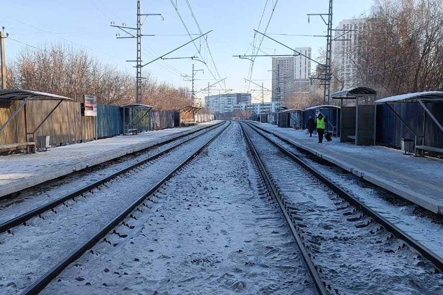 В Новосибирске мужчина погиб под колесами поезда