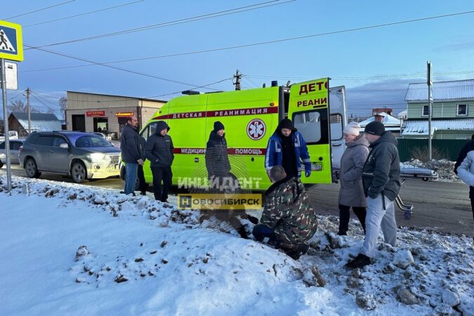 В Новосибирске 9-летний мальчик попал под колеса