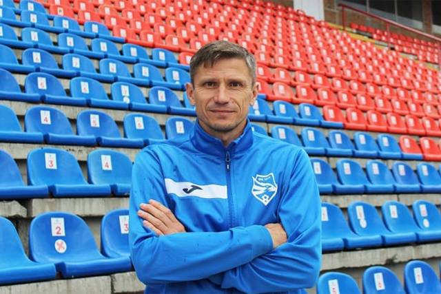 Новым главным тренером футбольного клуба «Новосибирск» стал Алексей Медведев