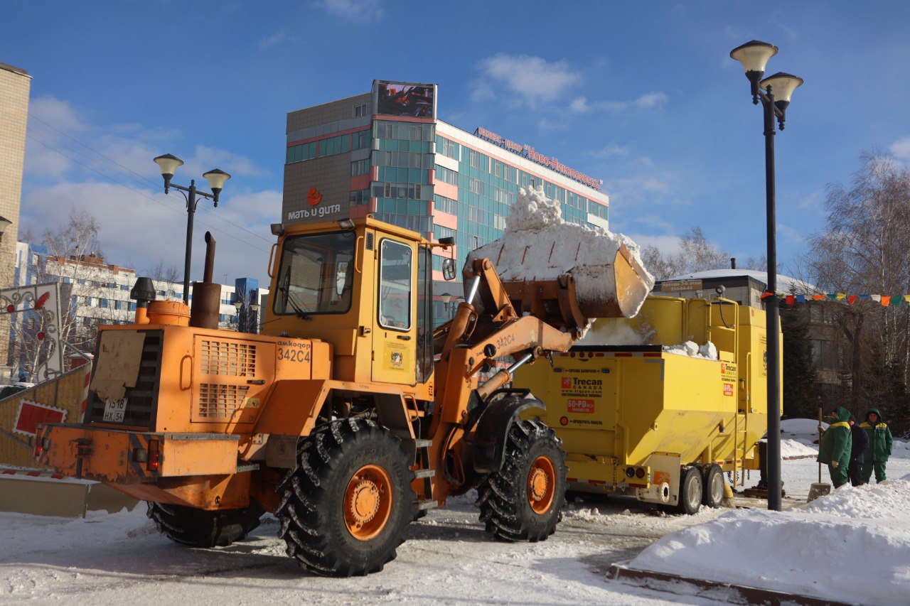 В новосибирских скверах запустят мобильную снегоплавилку