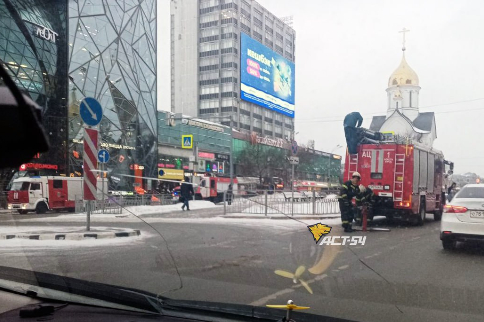 В центре Новосибирска загорелось кафе