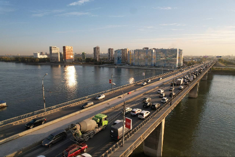В Новосибирске объявили новый конкурс на ремонт Димитровского моста