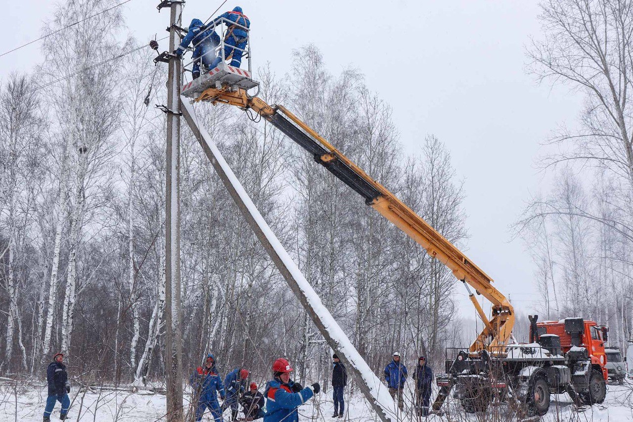 Ураган оборвал ЛЭП в девяти районах Новосибирской области