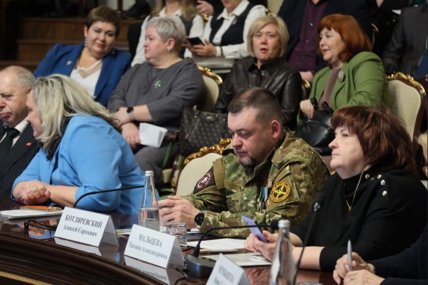 В Новосибирской области обсудили меры социальной поддержки семей