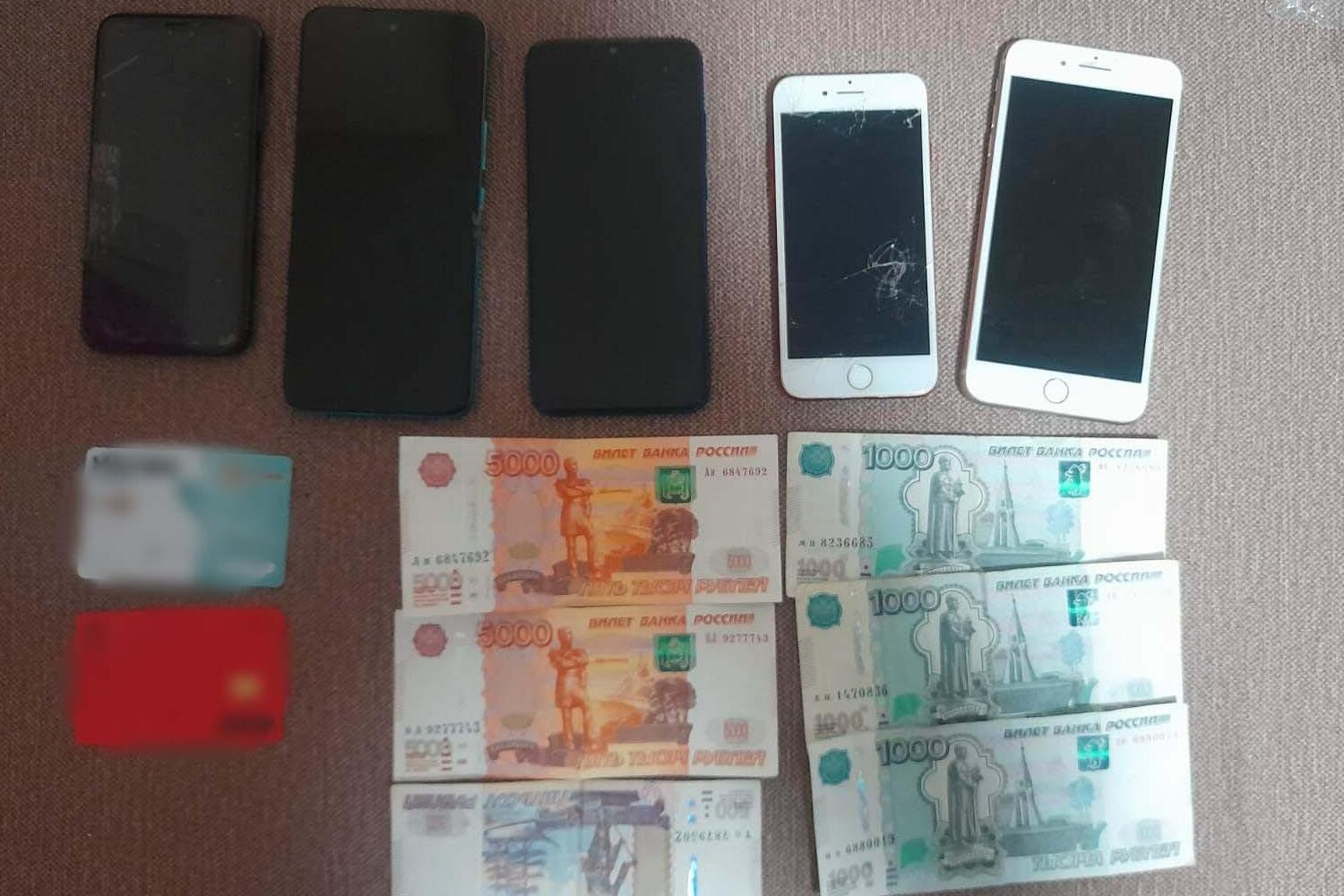 Новосибирские аферисты взяли предоплату на 63 автомобиля и скрылись