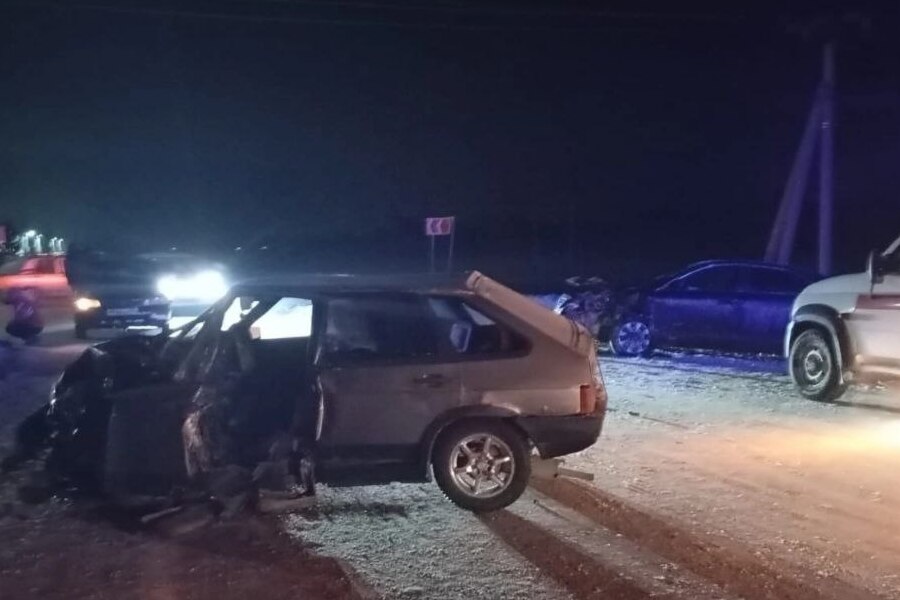 Водитель ВАЗ погиб в лобовом ДТП под Новосибирском