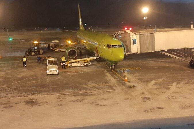 В Новосибирске 150 пассажиров больше суток ждали вылета в Казахстан