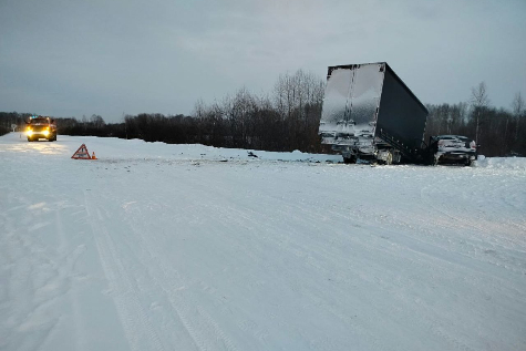 Водитель иномарки погиб в ДТП с ГАЗелью под Новосибирском